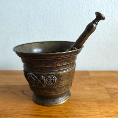 Antik mörser mit - mörser,mit, org