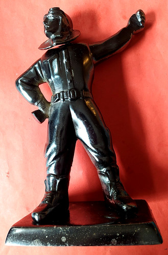 Skulptur pilot feuerzeughalter - skulptur-pilot,