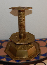 Antiker, getriebener Messing